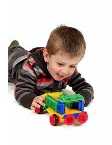 Construcción pinchos Pegy Bricks